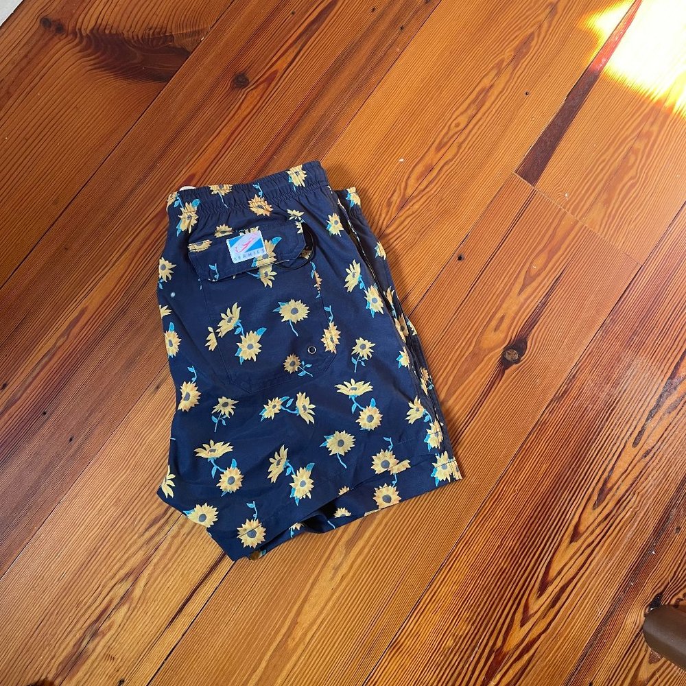 Mens Swim Shorts Trunks/ Bermies Size M
